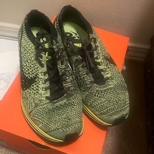 Nike fly knit  racer